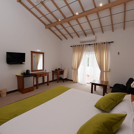 Seasons Hotel Kurunegala Luaran gambar