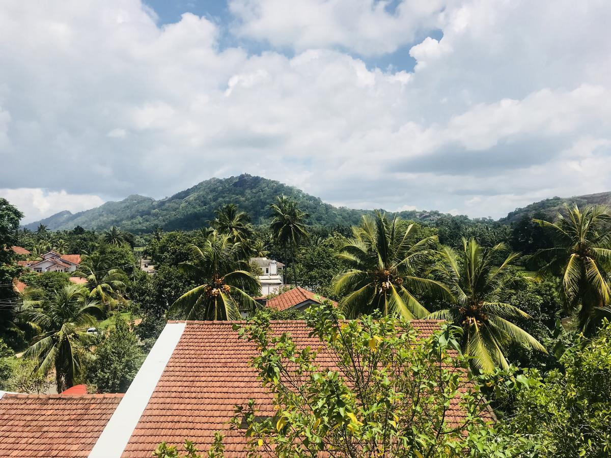 Seasons Hotel Kurunegala Luaran gambar