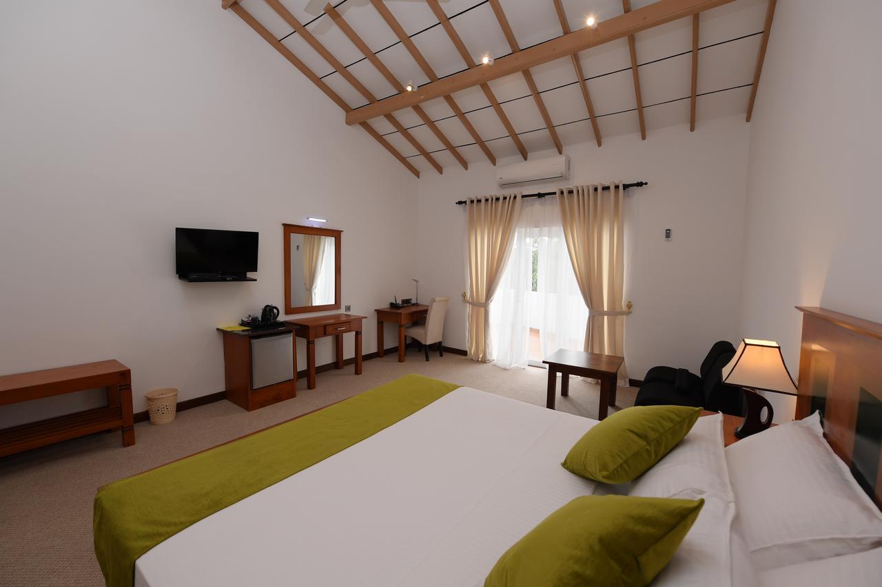 Seasons Hotel Kurunegala Luaran gambar