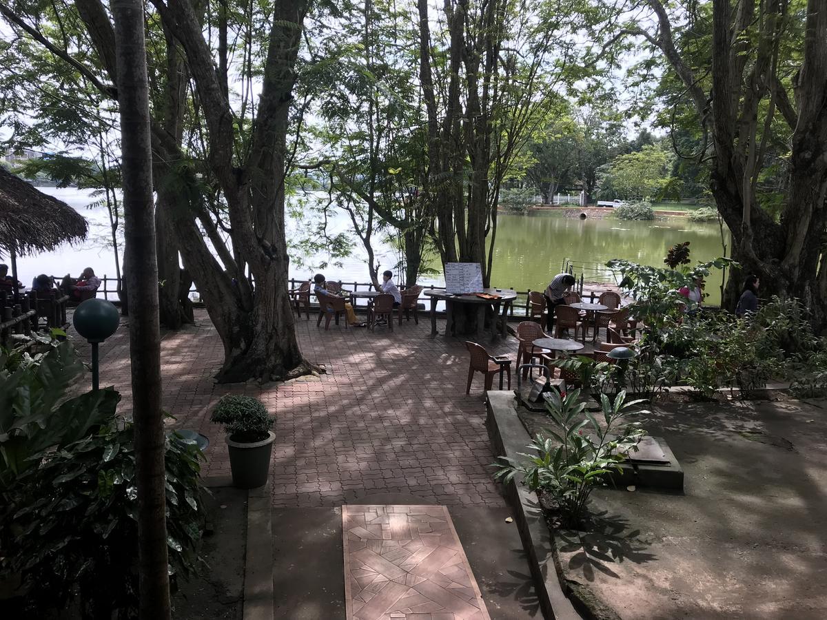 Seasons Hotel Kurunegala Luaran gambar