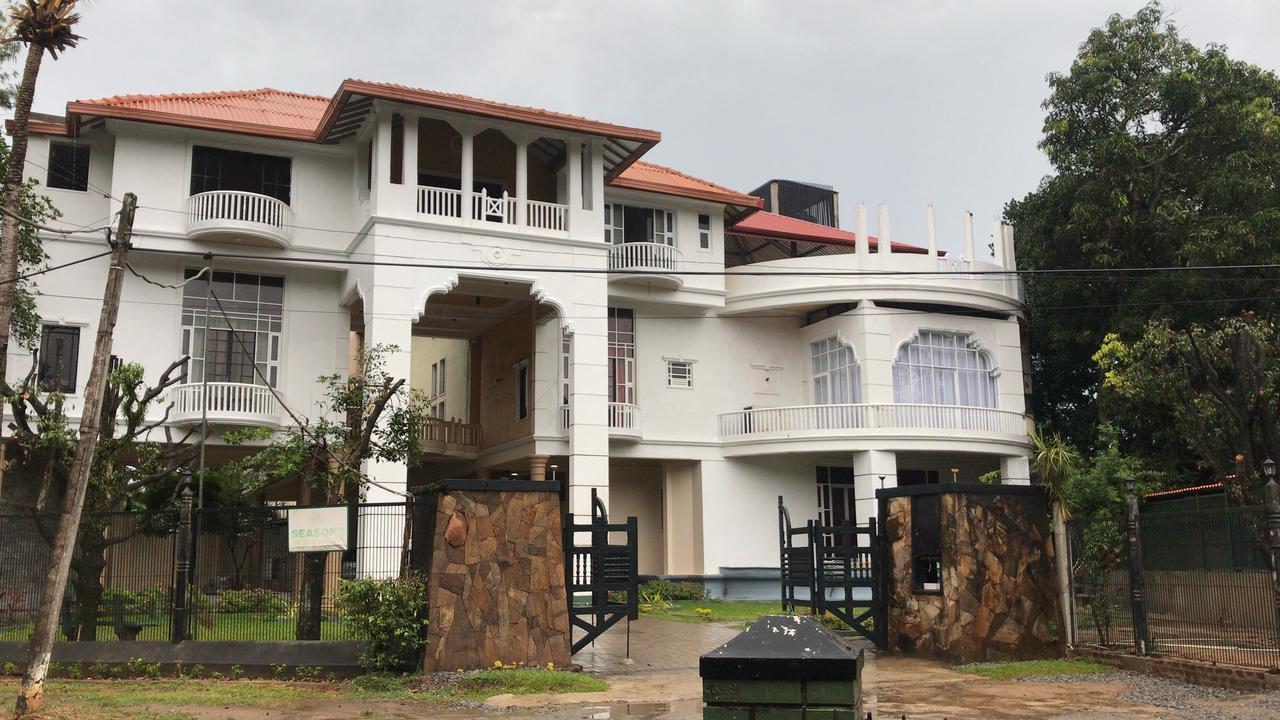 Seasons Hotel Kurunegala Luaran gambar